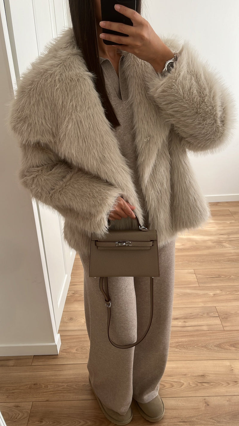 Faux fur jacket [beige]