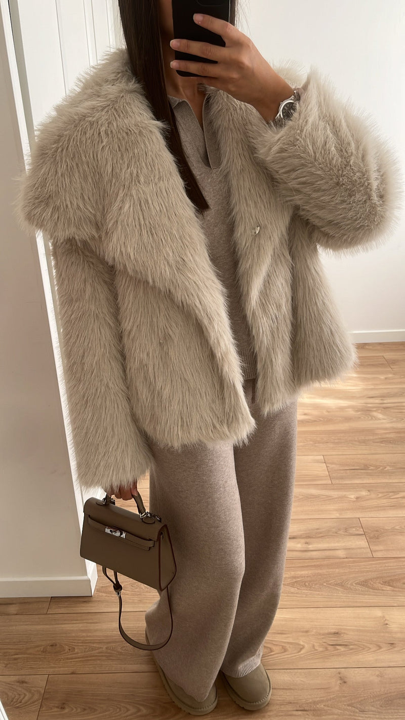 Faux fur jacket [beige]